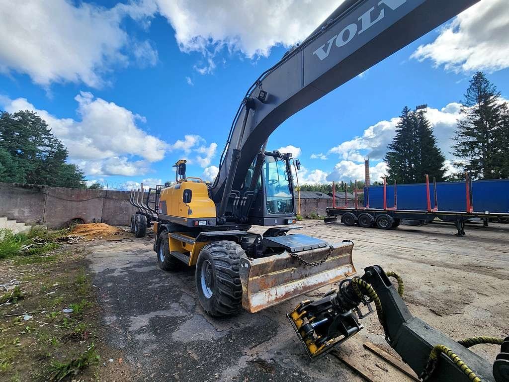 Колесник Volvo 205, 2022 г, 3700 ч, макс опции, габарит — фото 4