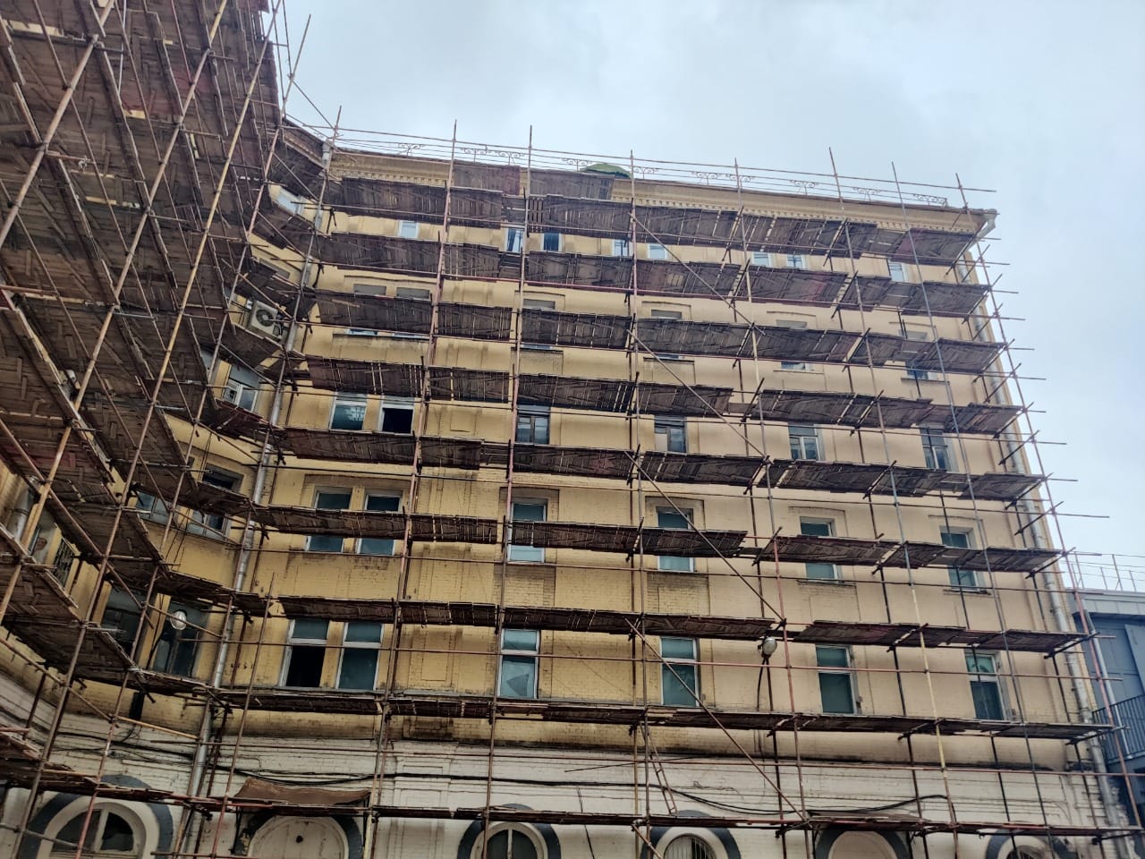 Аренда строительных лесов. Хомутовые и рамные