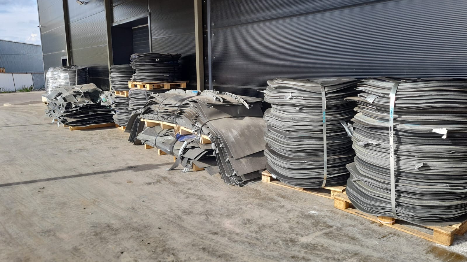 продаю пвд,пнд круги, листы,упаковка рулонной стали