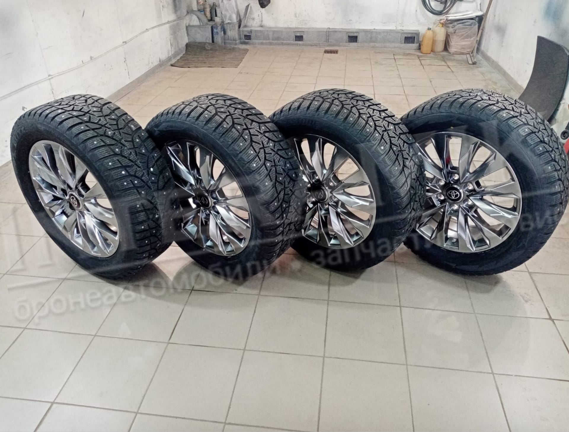 Бронированные колеса для TOYOTA LAND CRUISER 300 (TLC300)