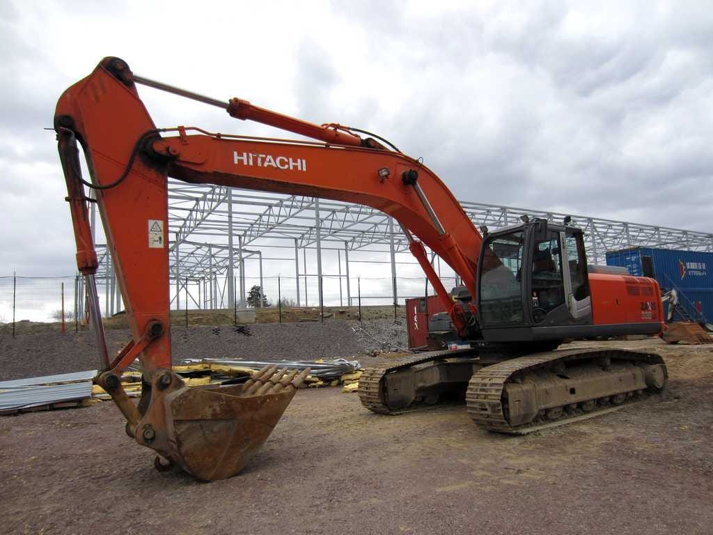 Гусеничный экскаватор Hitachi 330, 2012 г, 2 ковша — фото 4