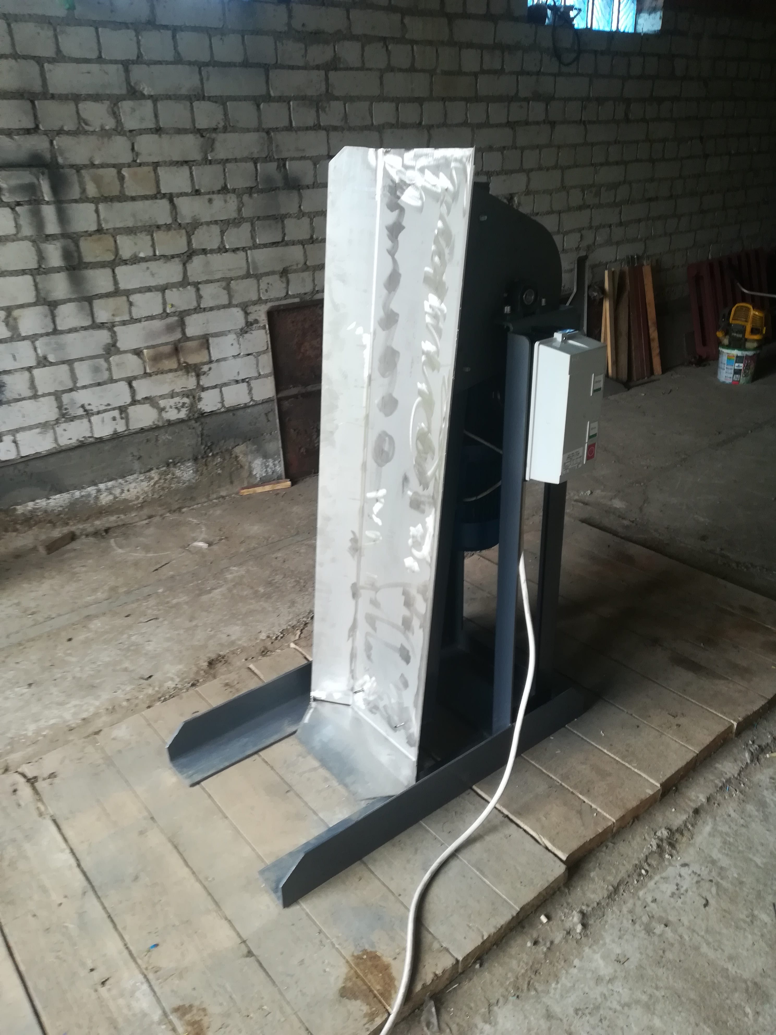 Мешкоопрокидыватель М-60М