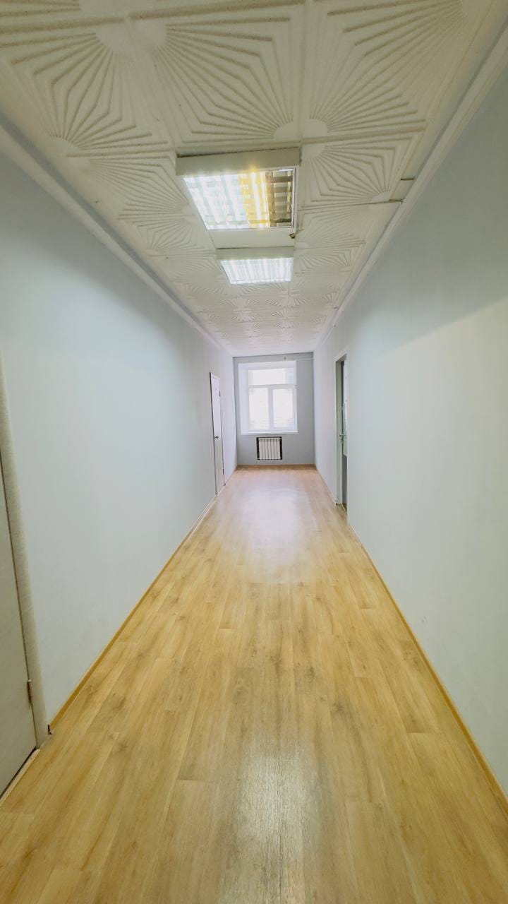 Сдам офис с парковкой.