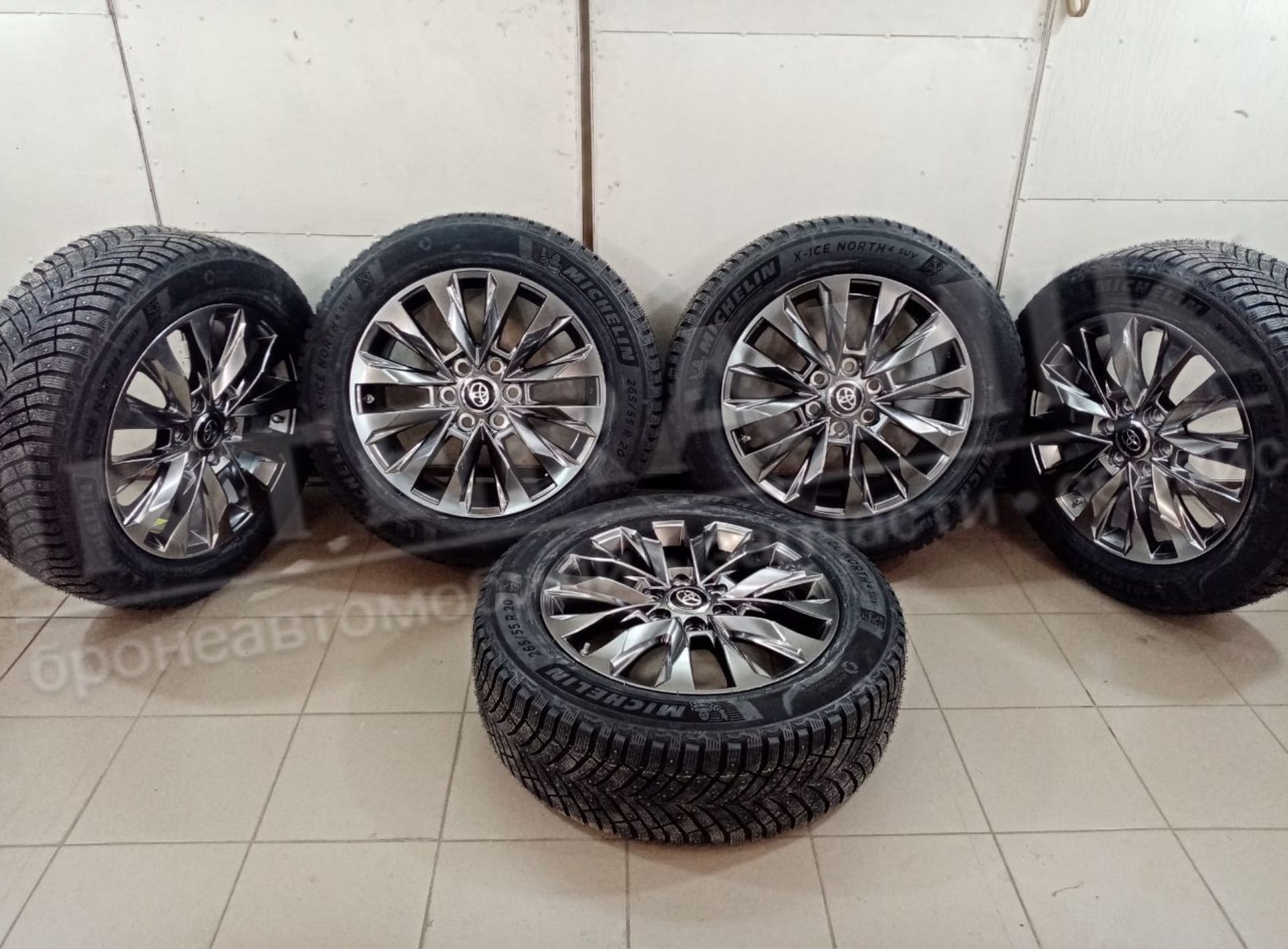 Бронированные колеса для Toyota Land Cruiser 300 (TLC300)